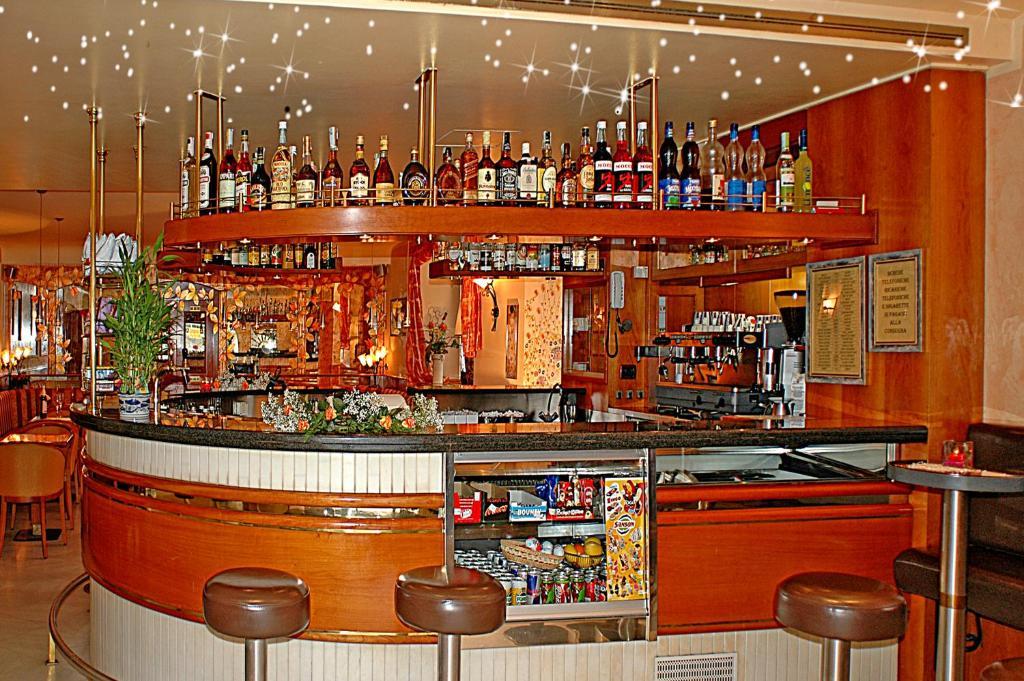 Albergo Alla Torre Siegler Im Thurm Μεράνο Εξωτερικό φωτογραφία